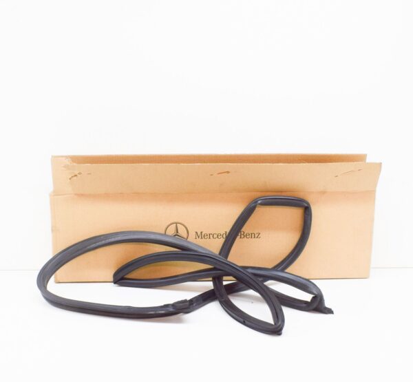 A2037202178 - NEW MERCEDES-BENZ C-CLASS W203 FRONT LEFT DOOR SEAL A2037202178 ORIGINAL