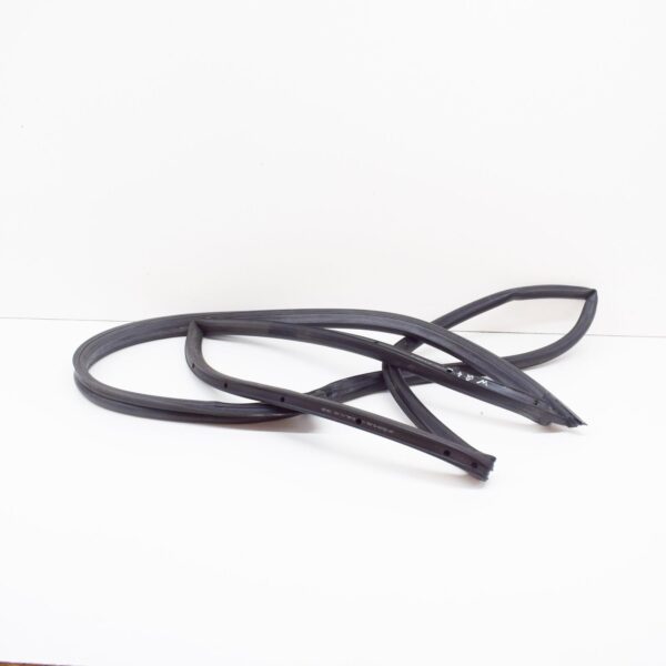 A2037202178 - NEW MERCEDES-BENZ C-CLASS W203 FRONT LEFT DOOR SEAL A2037202178 ORIGINAL