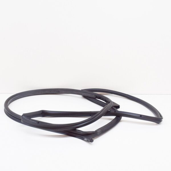 A2037202178 - NEW MERCEDES-BENZ C-CLASS W203 FRONT LEFT DOOR SEAL A2037202178 ORIGINAL