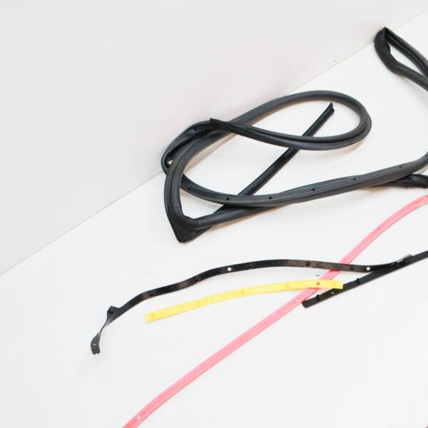 A2037300278 - MERCEDES-BENZ C-Class W203 Rear Right Door Weatherstrip A2037300278 ORIGINAL
