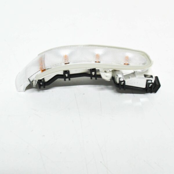 A2038201021 - NEW MERCEDES BENZ C W203 RIGHT MIRROR TURN SIGNAL A2038201021 ORIGINAL