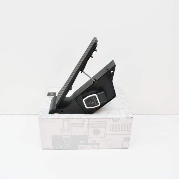 A2043001000 - NEW MERCEDES-BENZ GLK X204 ACCELERATOR PEDAL A2043001000 ORIGINAL