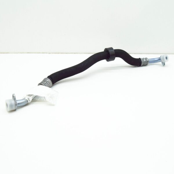 A2045001372 - NEW MERCEDES-BENZ C W204 ENGINE AT SEPARATION POINT OIL LINE A2045001372