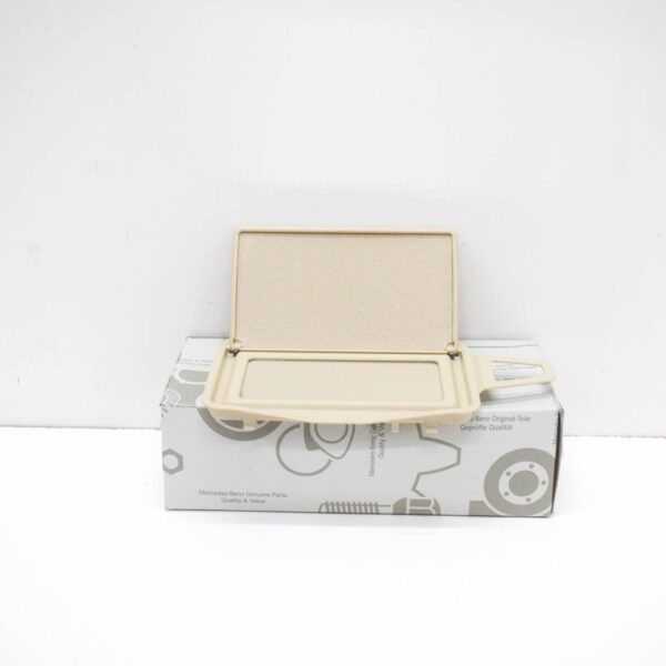 A21181101108J12 - MERCEDES-BENZ E W211 Left Sun Visor Mirror Frame A21181101108J12 ORIGINAL