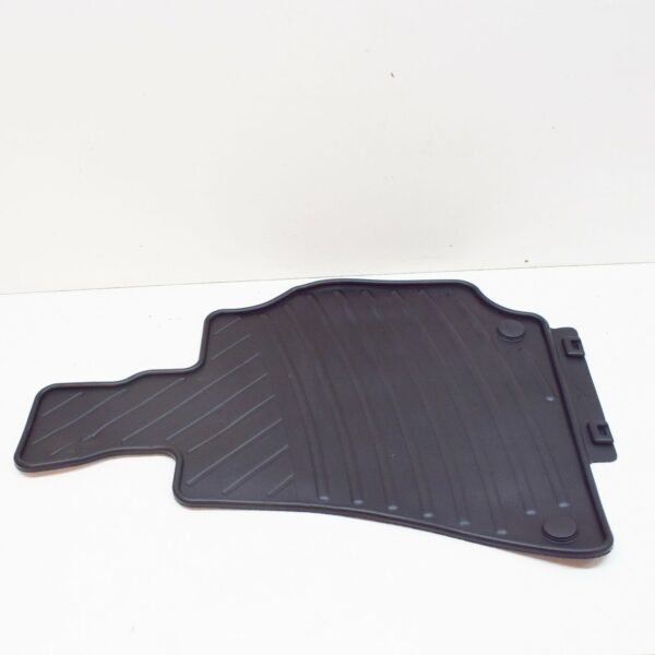 A21268061489G33 - NEW MERCEDES-BENZ E W212 FLOOR RUBBER MATS KIT RHD A21268061489G33 ORIGINAL
