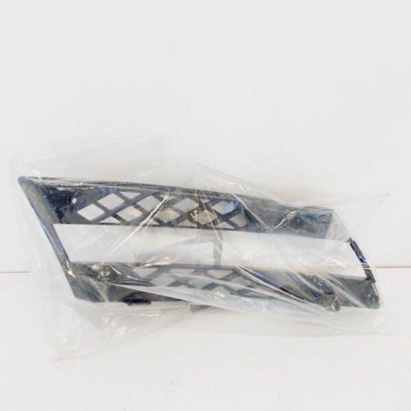 A2188850753 - MB CLS C218 Front Right Bumper Grille AMG A2188850753 2013 ORIGINAL