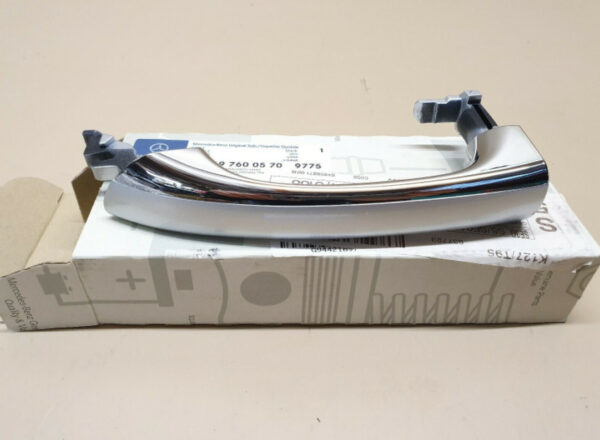 A2197600570 - MERCEDES-BENZ CLS C219 Front Left Door Outer Handle A21976005709775 ORIGINAL