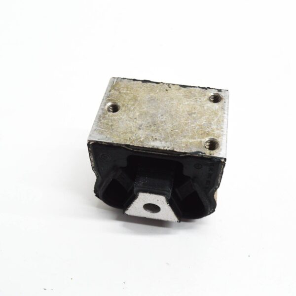 A2202402018 - MERCEDES-BENZ S W220 Gearbox Mount A2202402018 2002 ORIGINAL