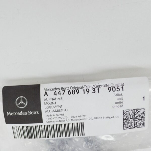 A44768919319051 - NEW MERCEDES-BENZ VITO W447 HANDBRAKE BUTTON PANEL MOUNT A44768919319051