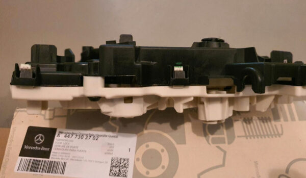 A4477302702 - NEW MERCEDES-BENZ VITO W447 REAR SLIDING DOOR LOCK A4477302702 ORIGINAL