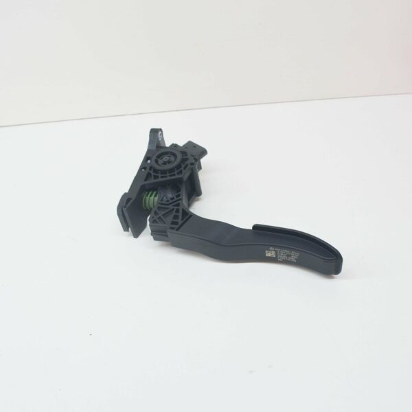 A9073010200 - NEW MERCEDES-BENZ VITO W447 THROTTLE GAS PEDAL A9073010200 ORIGINAL