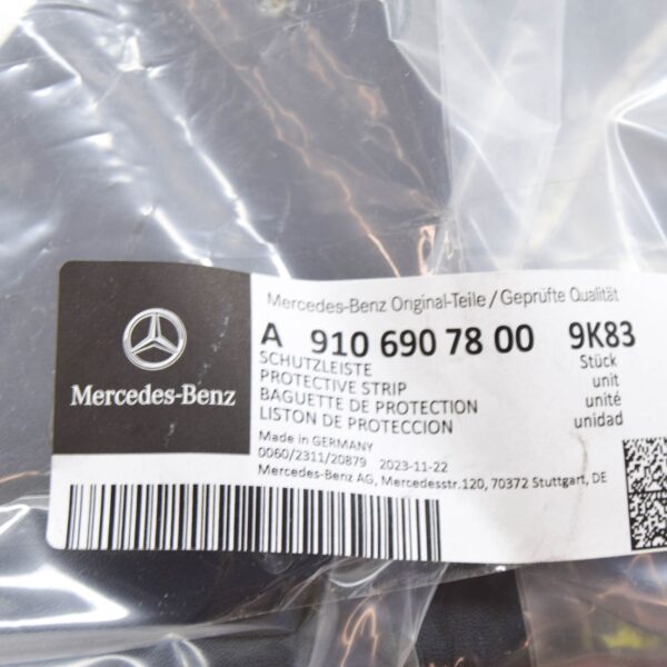 A91069078009K83 - NEW MB SPRINTER W907 REAR RIGHT PANEL PROTECTIVE STRIP A91069078009K83 ORIGINAL