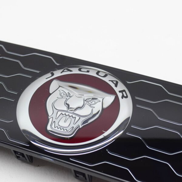 C2D35915 - JAGUAR XJ X351 Radiator Grille Emblem Badge C2D35915 ORIGINAL