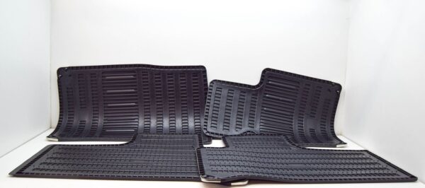 EAH000271PMA - LAND ROVER RANGE ROVER L322 Floor Mat Set LHD VPLMS0681 ORIGINAL