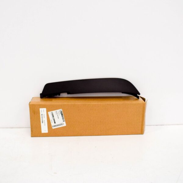 LR071801 - LAND ROVER RR EVOQUE LV Front Bumper Right  Air Deflector LR071801 ORIGINAL