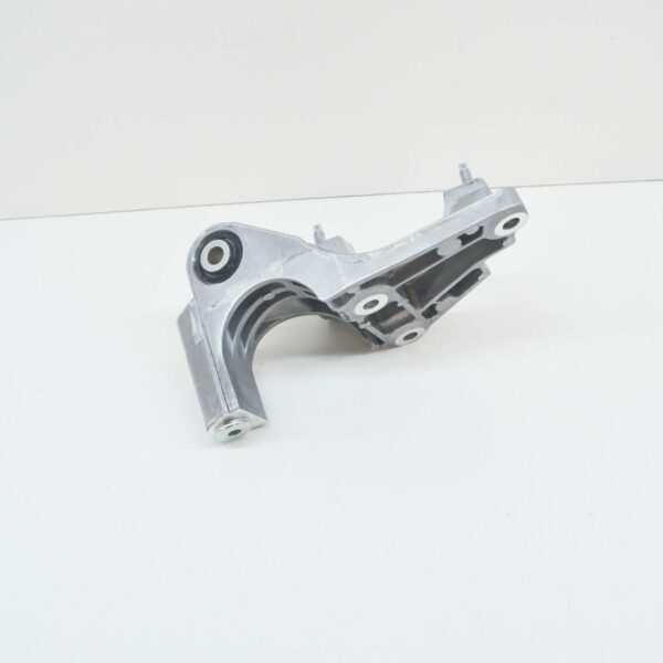 LR105649 - LAND ROVER RANGE ROVER EVOQUE L538 Driveshaft Bracket LR105649 ORIGINAL