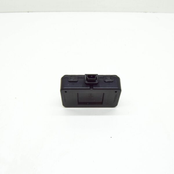 LR143239 - LR RR VELAR L560 Rear Radio Remote Control Receiver LR143239 ORIGINAL