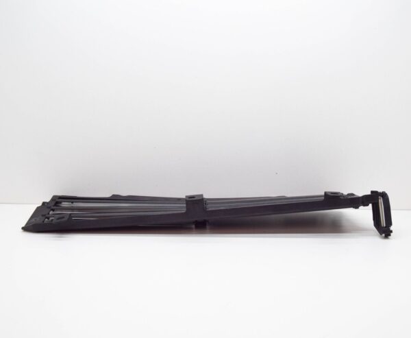 LR181548 - LR RANGE ROVER VELAR L560 Upper Radiator Control Shutter LR181548 ORIGINAL