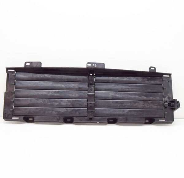 LR181549 - LR RR VELAR L560 Lower Outer Radiator Control Shutter LR181549 ORIGINAL
