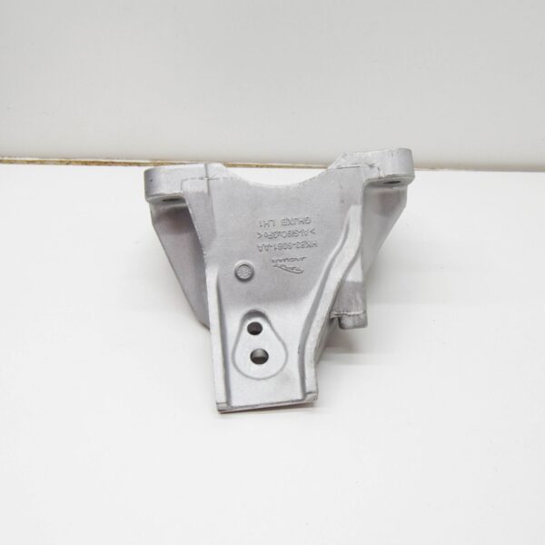 T4A1045 - JAGUAR F-PACE X761 Left Side Engine Mount Bracket T4A1045 ORIGINAL