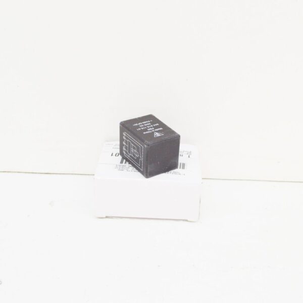 94461511600 - Porsche 968 Power Window Motor Relay 94461511601 NEW GENUINE