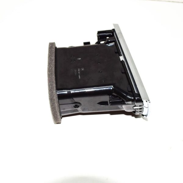 95B819701EG0B - PORSCHE MACAN 95B LEFT OUTER A/C VENT 95B819701EG0B GENUINE
