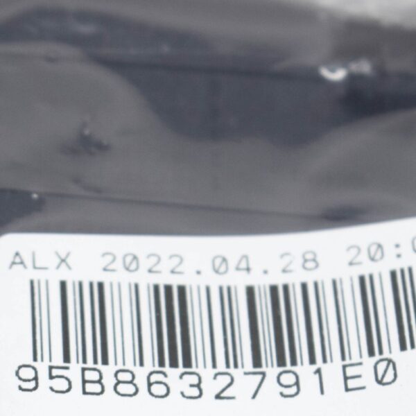 95B8632791E0 - Porsche Macan 95B.2 side part rear left upper cover 95B8632791E0 new