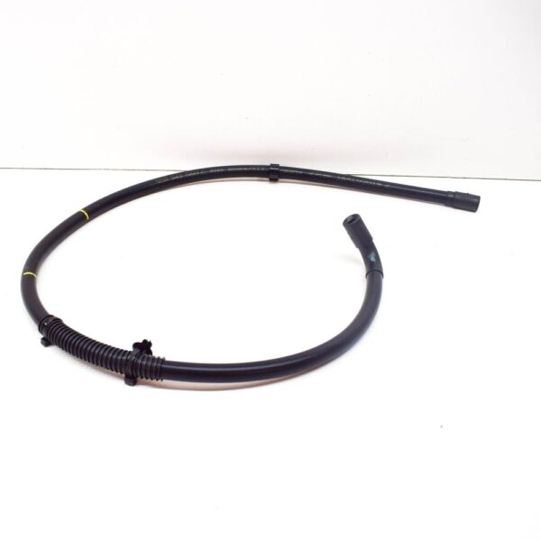 95B941560C - Porsche Macan 95B Headlight Breather Pipe Front Right 95B941560C GENUINE