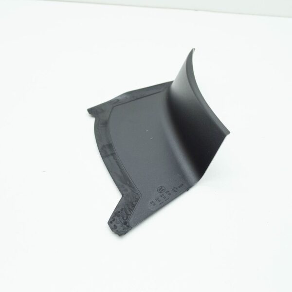 95B945309F - Porsche Macan 95b.2 rear left light cover 95B945309F new original