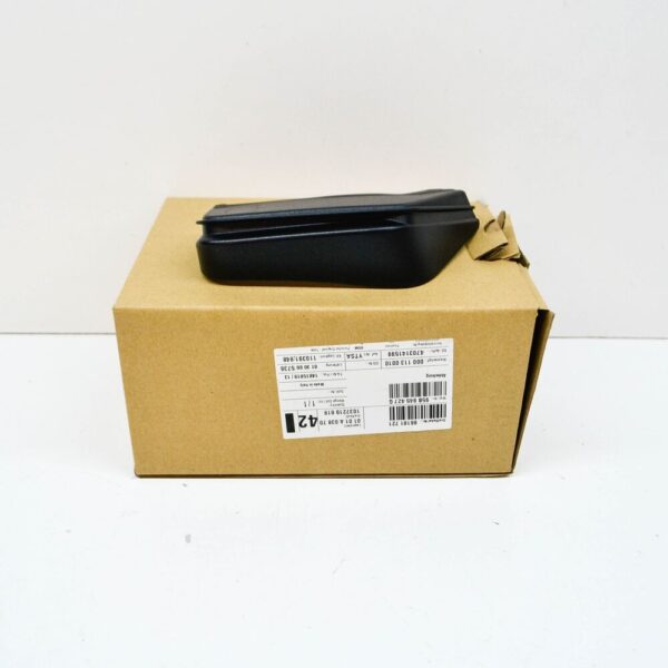 95B945427G - Porsche Macan MK2 taillight center left cover 95B945427G NEW ORIGINAL