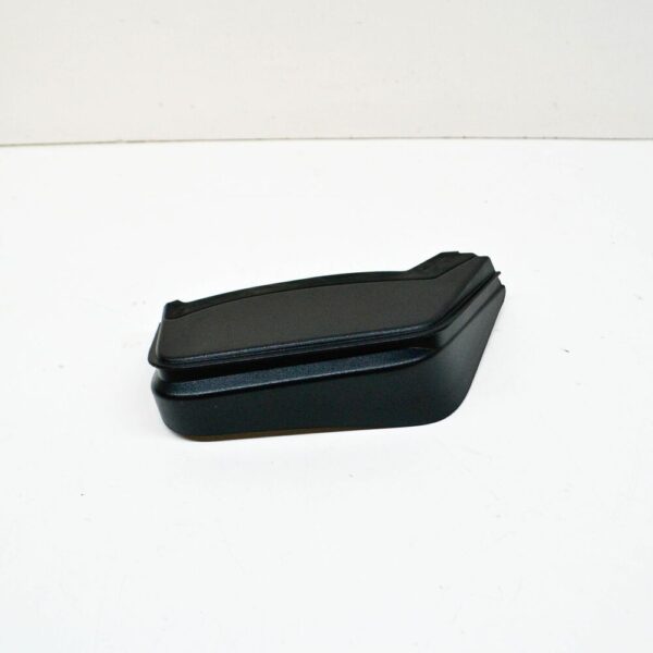 95B945427G - Porsche Macan MK2 taillight center left cover 95B945427G NEW ORIGINAL