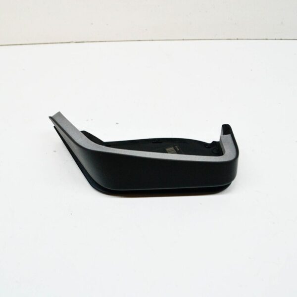 95B945427G - Porsche Macan MK2 taillight center left cover 95B945427G NEW ORIGINAL