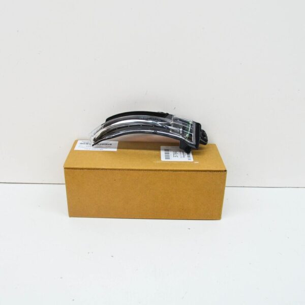 971949102B - Porsche Panamera 971 exterior mirror indicator front right 971949102B NEW ORIGINAL