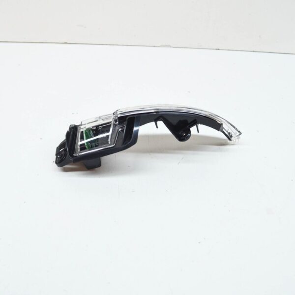 971949102B - Porsche Panamera 971 exterior mirror indicator front right 971949102B NEW ORIGINAL