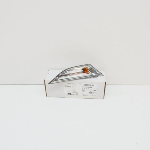 99163115602 - Porsche 911 991 Front Right Wing Fender Indicator 99163115603 New Genuine