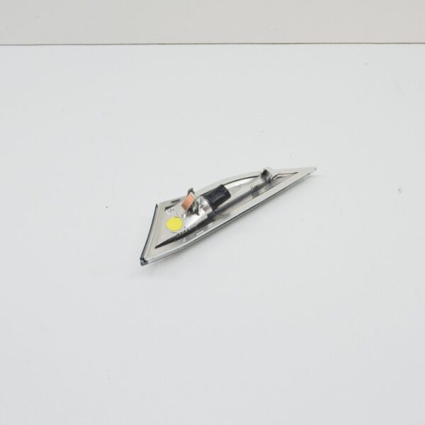 99163115602 - Porsche 911 991 Front Right Wing Fender Indicator 99163115603 New Genuine