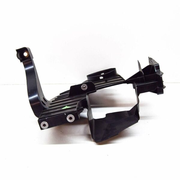 2H6807708 - Volkswagen Amarok S6 Front Right Bumper Bracket Locking Plate Genuine