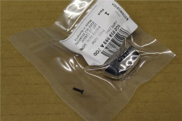 5G0959893AFOD - VW Golf MK7 MK8 Original Chrome GTD Lettering Key Cap 5G0959893AFOD