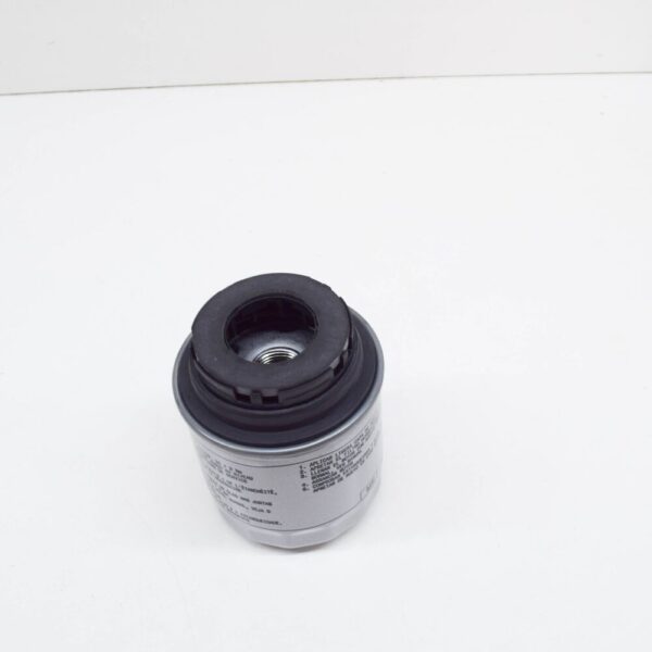 03C115561H - Volkswagen BEETLE A5 oil filter 03C115561H NEW ORIGINAL