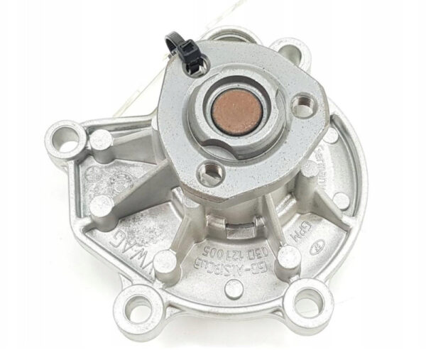03D121005 - NEW VOLKSWAGEN POLO 6R COOLANT PUMP 03D121005 ORIGINAL