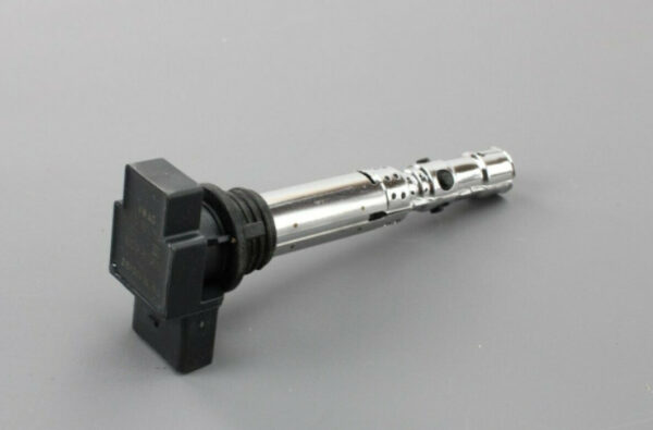 03D905715A - NEW VOLKSWAGEN POLO 6R 6C HIGH VOLTAGE IGNITION COIL 03D905715A ORIGINAL