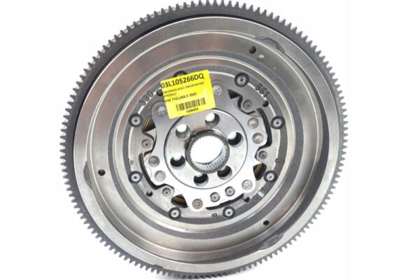 03L105266DQ - New Genuine Volkswagen Transporter T6 Schwungwheel 03L105266DQ