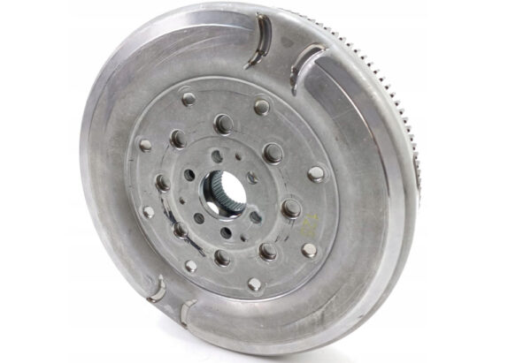 03L105266DQ - New Genuine Volkswagen Transporter T6 Schwungwheel 03L105266DQ