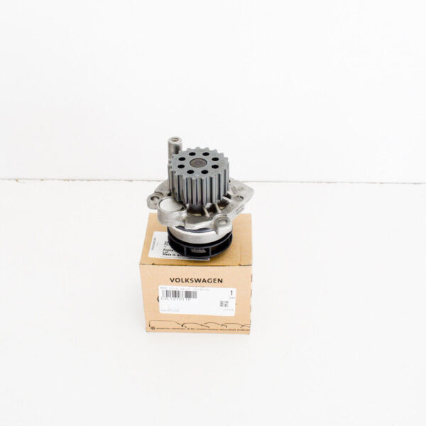 03L121011P - NEW VOLKSWAGEN JETTA MK6 WATER PUMP  03L121011P 1.6 DIESEL