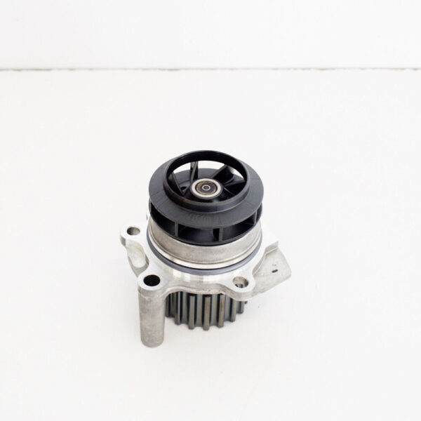 03L121011P - NEW VOLKSWAGEN JETTA MK6 WATER PUMP  03L121011P 1.6 DIESEL