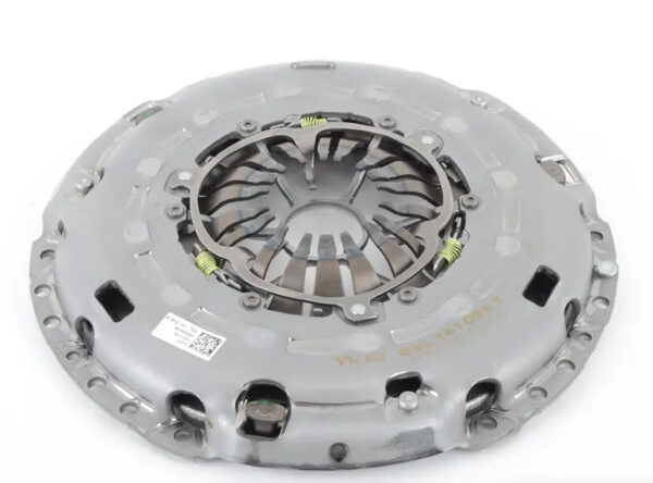 03L141016N - NEW VW CLUTCH PLATE AND PRESSURE PLATE SEE WORKSHOP MANUAL 03L141016N