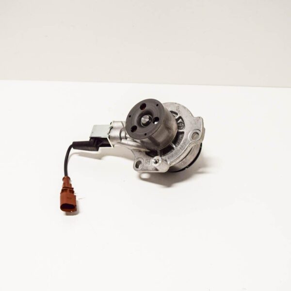 04L121011L - NEW VW GOLF VII WATER PUMP 04L121011L 04L121011P ORIGINAL