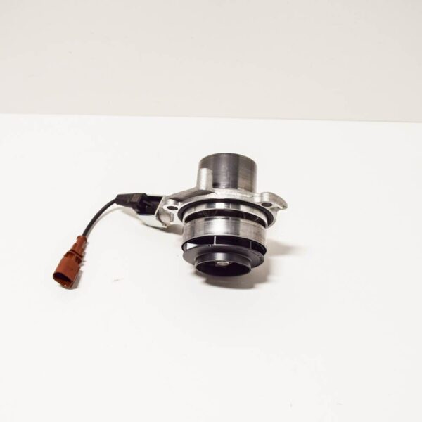 04L121011L - NEW VW GOLF VII WATER PUMP 04L121011L 04L121011P ORIGINAL