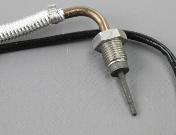 04L906088EK - NEW VOLKSWAGEN CADDY SB LAMBDA OXYGEN EXHAUST SENSOR 04L906088EK ORIGINAL