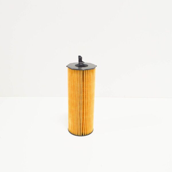 057115561L - NEW VOLKSWAGEN TOUAREG 7L OIL FILTER 057115561L ORIGINAL
